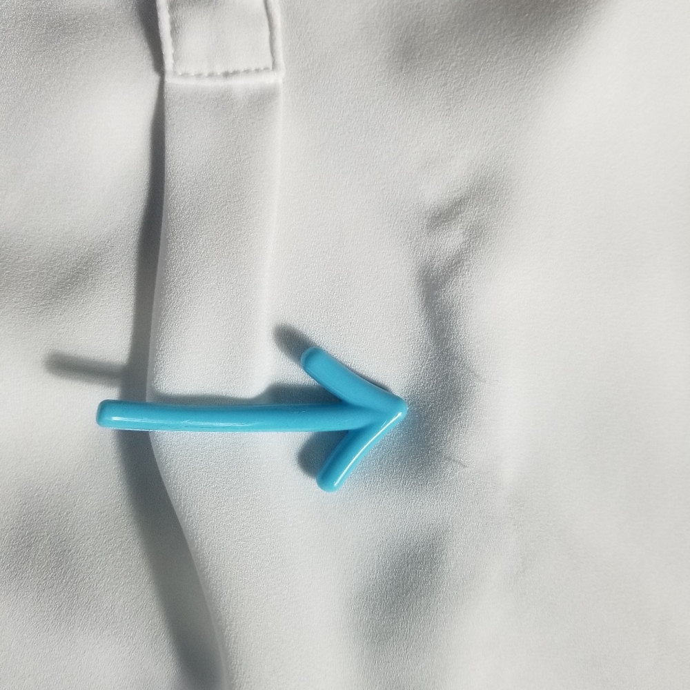 ROZ & ALI WHITE TANK WITH FRONT TIE AT BOTTOM SIZE XL - Picture 11 of 11